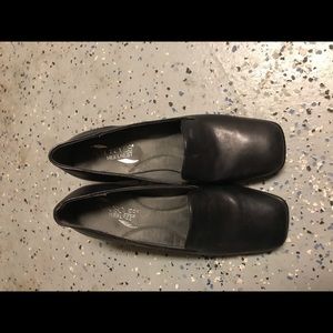 Heelrest shoes by Aerosoles